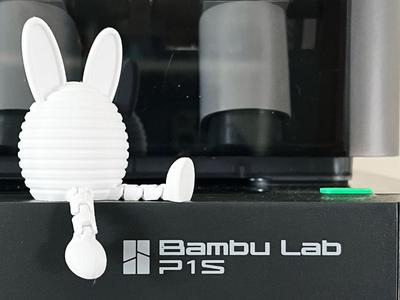 Easter egg with legs