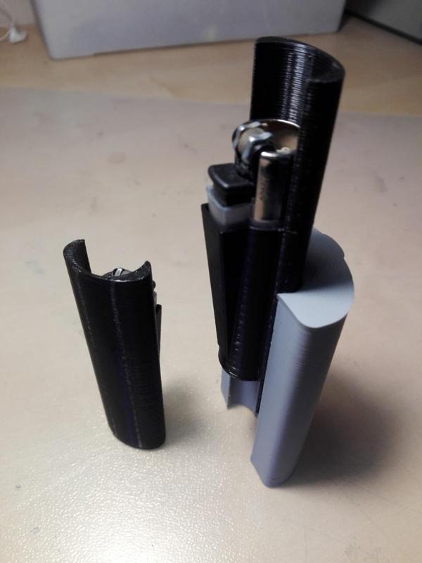Smokesnap with cover and adapter for clipper lighters