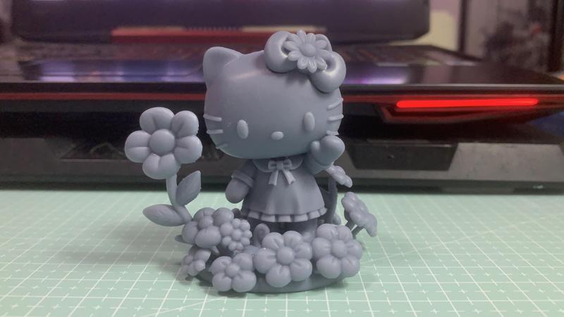 hello kitty with flower base