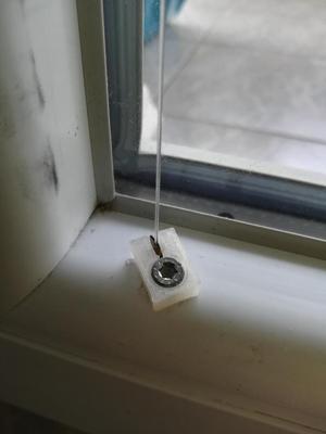 Window blinds string tension