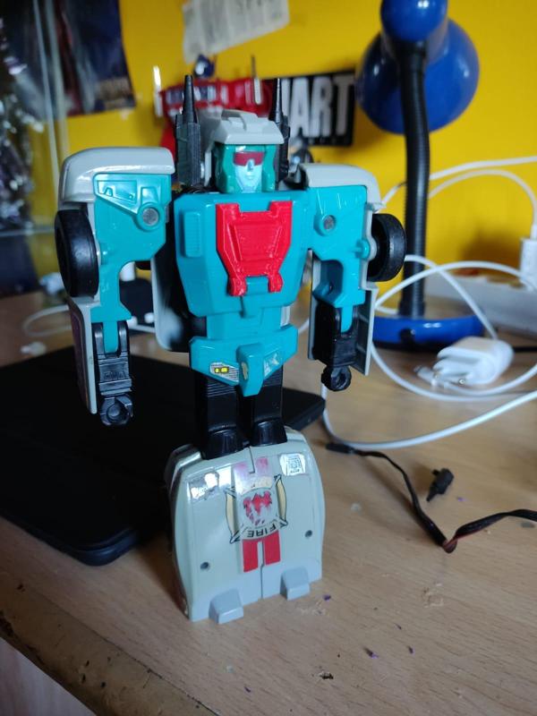 Siren chest G1 transformers