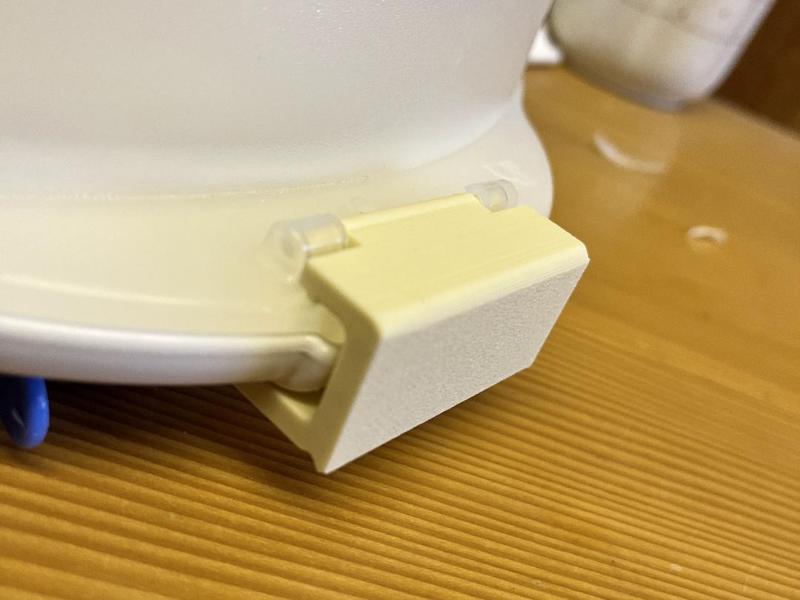 Leifheit Cake Dome Clip Cool Box Cake Carrier