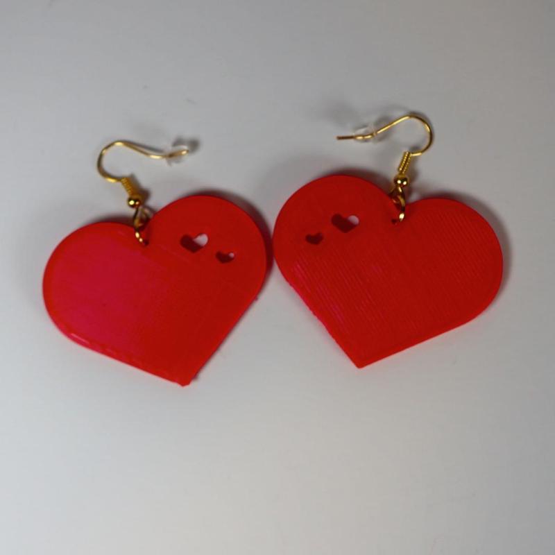 Heart earring with small hearts