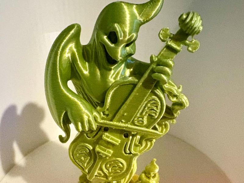 The ghastly band - the cellist