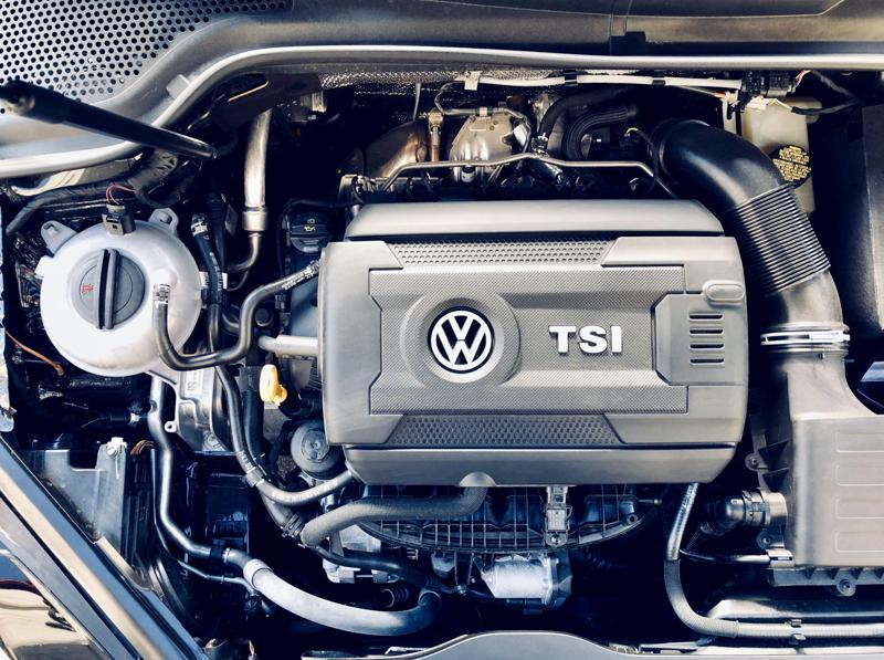 VW Engine cover keychain