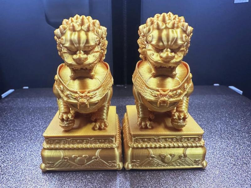 Chinese New Year Prosperity Lions (5.5 cm Miniature Scale Pair)