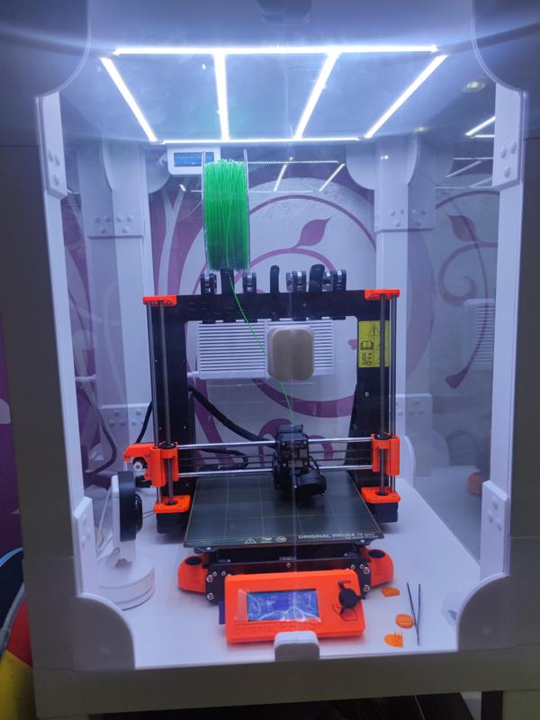 Mi recinto Lack de 645 mm: Iluminación led y sistema de control de temperatura