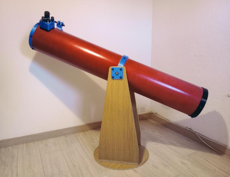 203 mm newtonian reflector telescope