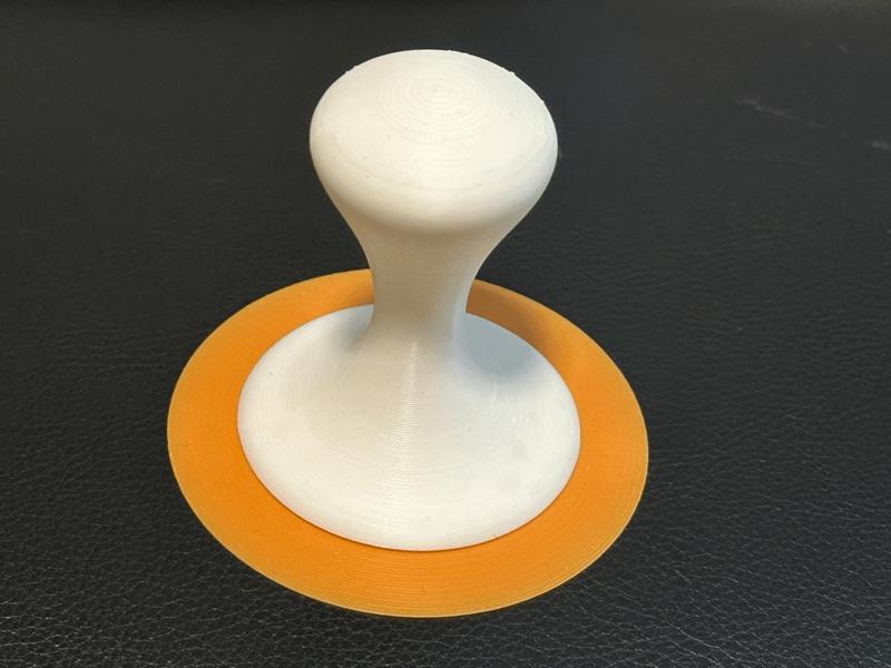 Round Scraper with swappable plastic Blades