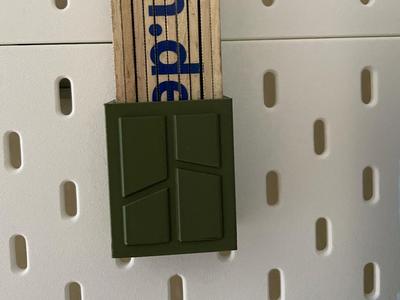 Skadis Folding Rule Holder with Bambu Lab logo