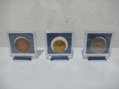 Coin box holder