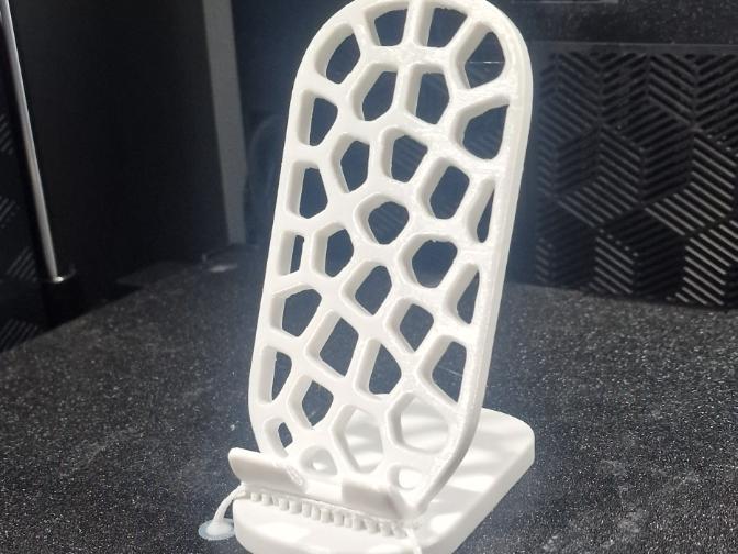 voronoi phone stand