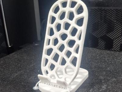 voronoi phone stand