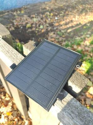 Foldable 5V solar panel to power or recharge portable devices (case)