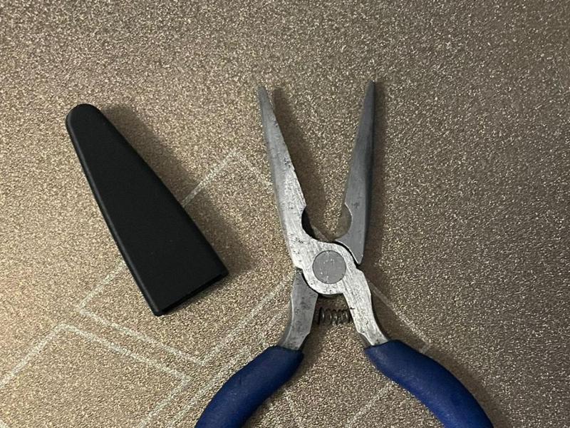 Mini Needle Plier Cap