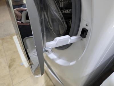 A Better Laundry Machine Door Prop