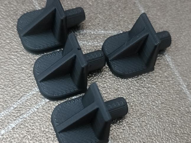 Aquarium cabinet shelf support pegs