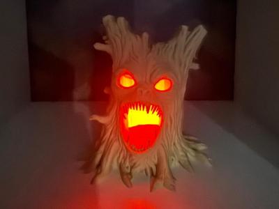 Creepy Trunk with LED