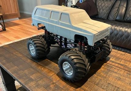 Tamiya TXT-2 Chevy GMC Suburban 330mmWB 1/10 Rc Body