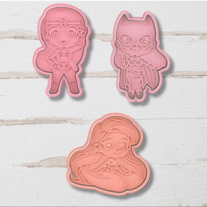 cutter cookie wonder woman, catwoman, ariel, ariel