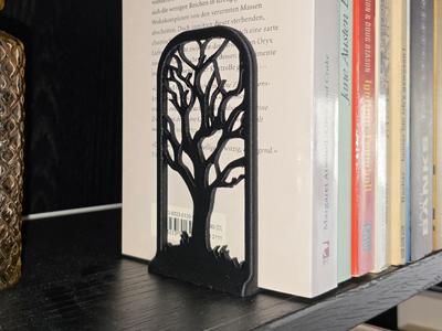 Bookend winter-tree
