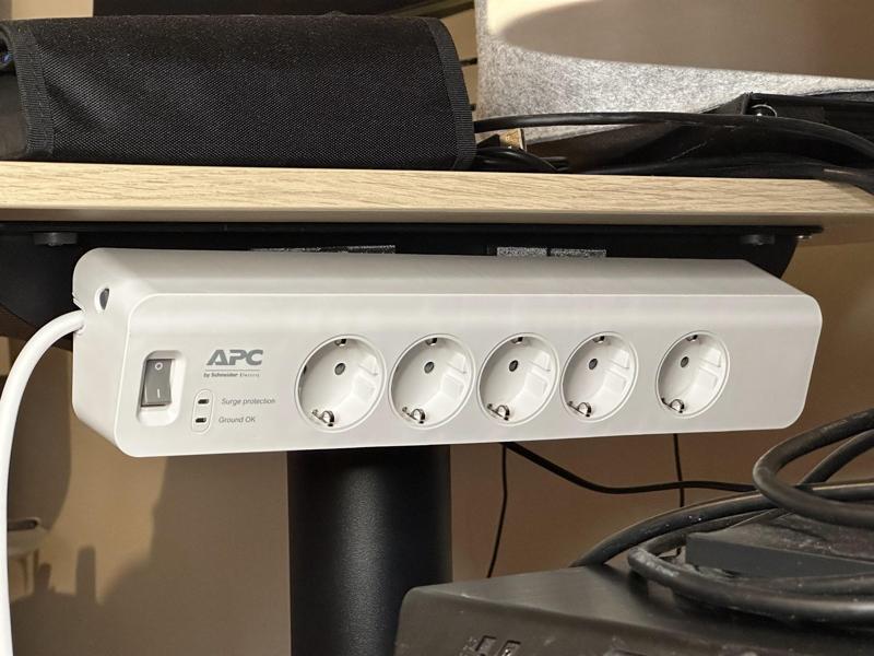 IKEA Bekant APC PM5 Mount