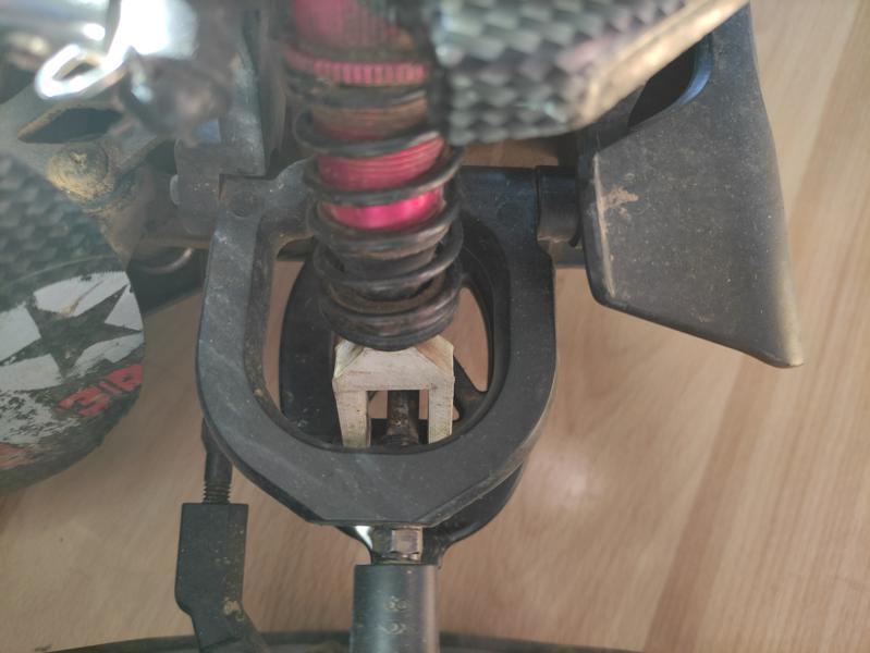 Reely Carbon Fighter 1 6 shock Damper mounting