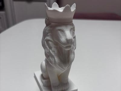 King lion sculpture