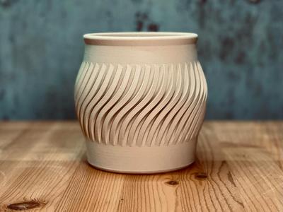 Simple spiral segment bowl