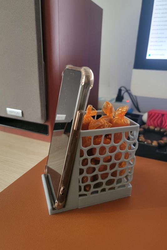 Phone stand & Pen holder