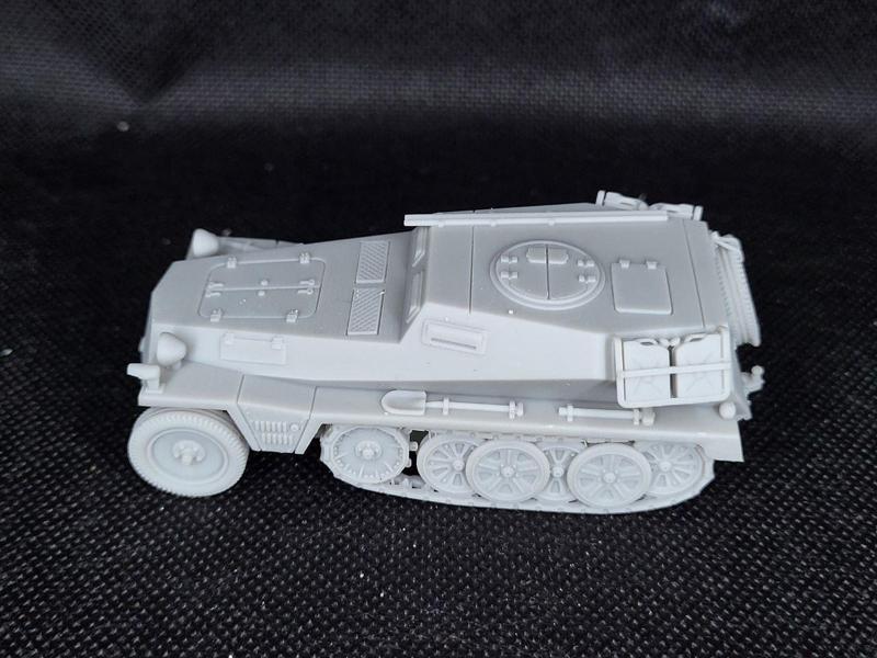 Half-track Sd.Kfz.253 Observation vehicle + 2 Tankmen (Germany, WW2)