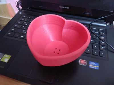 Flowerpots in the form of a heart