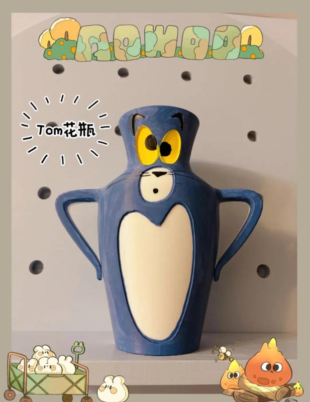 Tom Cat Art Vase