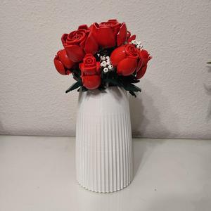 Vase with degraded texture