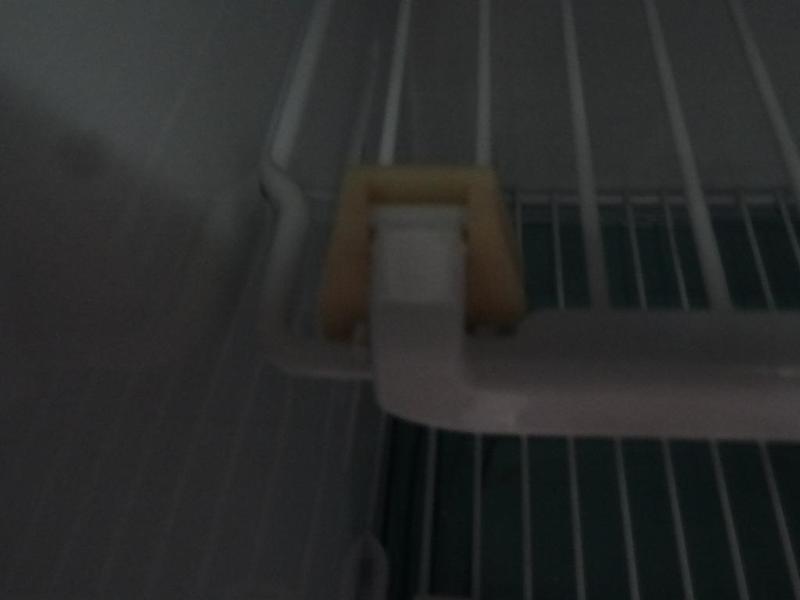 Fridge barrier support - Soporte barrera anticaidas frigorífico