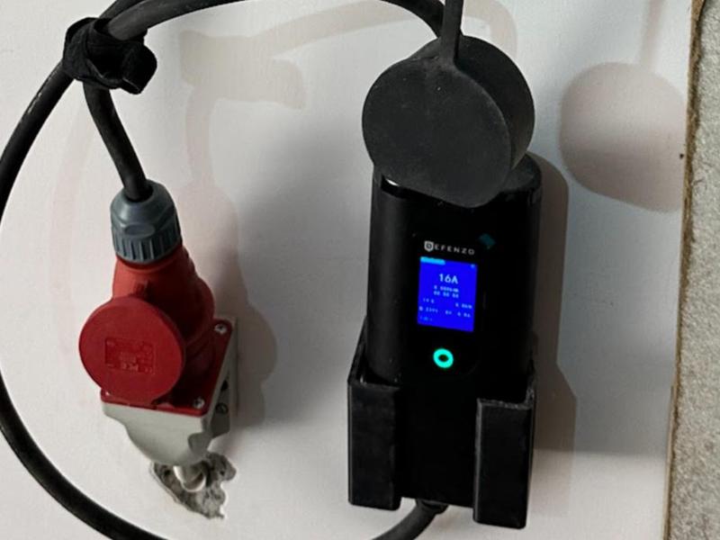 Defenzo ToGo AC 11kW Car charger wall mount