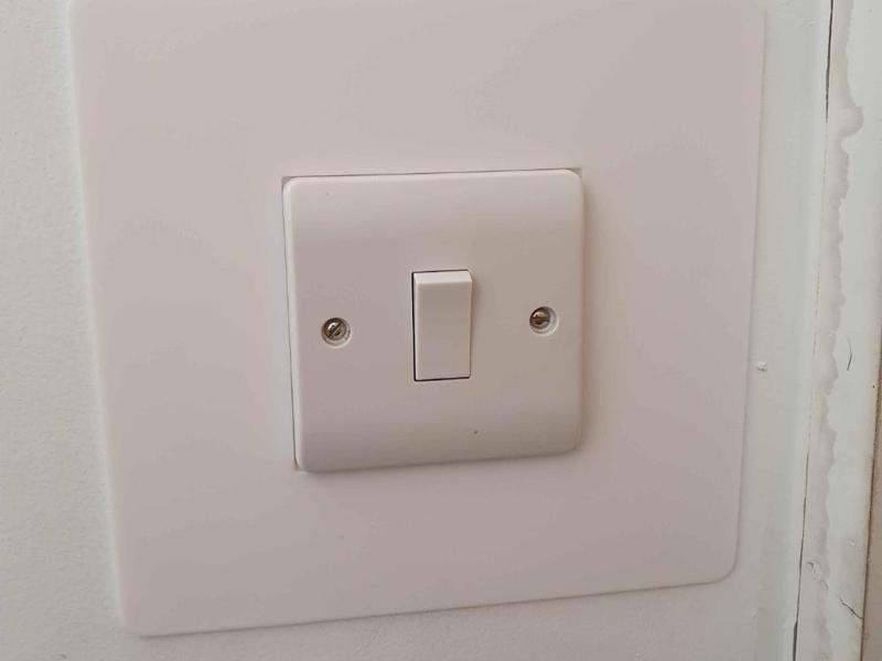 UK Lightswtch Surround