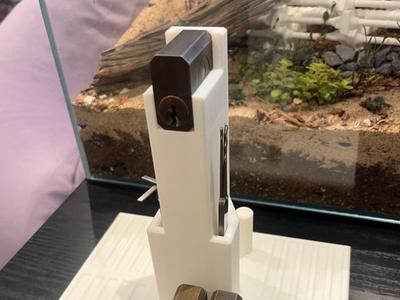 Lockpicking Practice Stand (Sparrow Cutaway Locks)