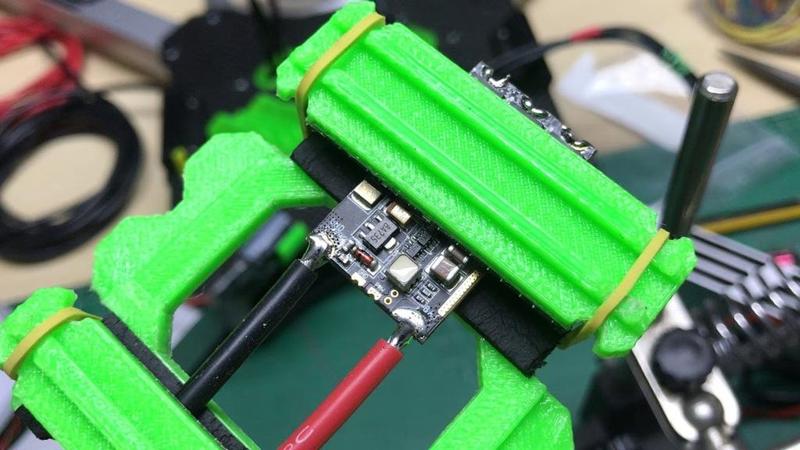 X Class, Utilaje para soldar cables al ESC