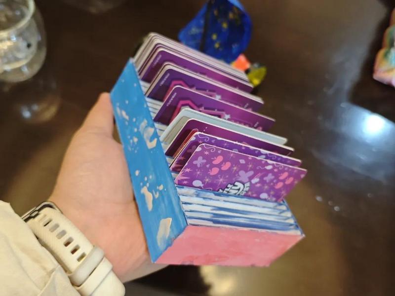 Card Holder Case 2 hours 45 minutes 120 grams Vertical and horizontal ID card bank card membership card The card holder can hold many cards