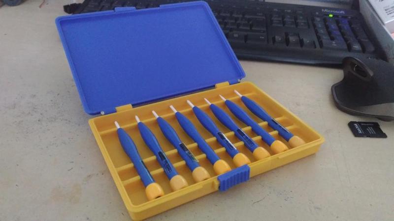 Boite pour tournevis céramique/ Ceramic screwdriver box