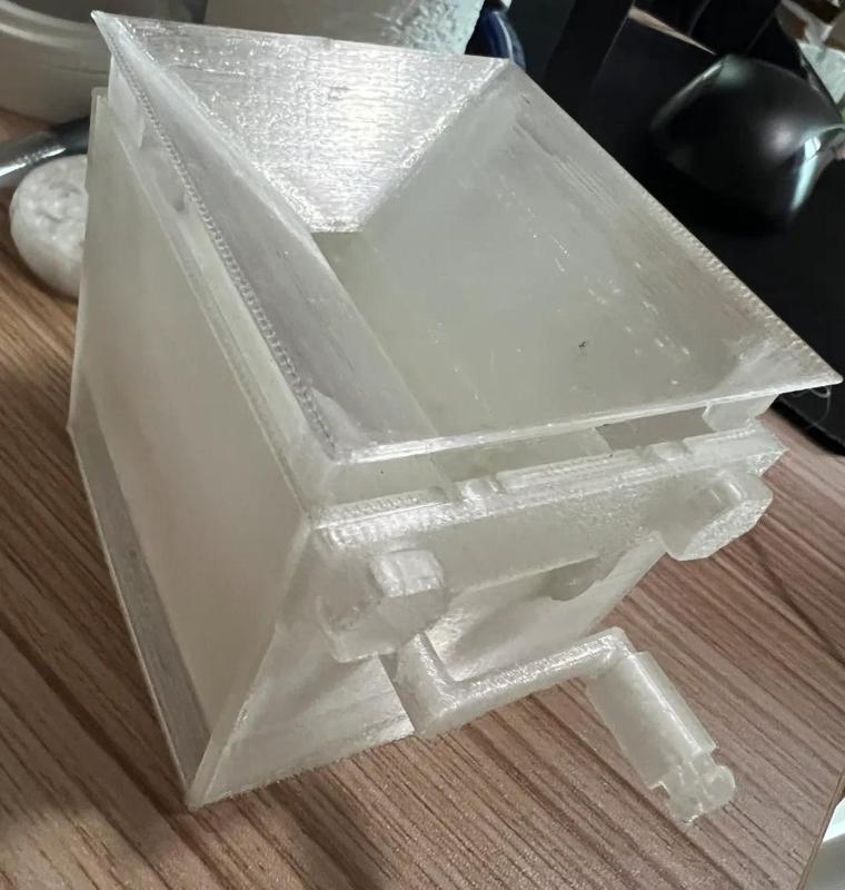 Hand-cranked sunflower seed shelling machine