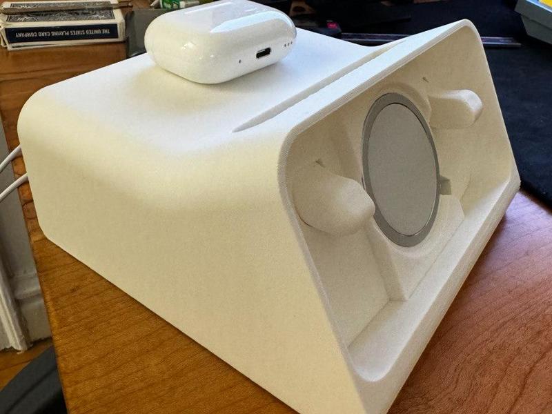 Iphone with Snap4 Standby Mode Dock 
