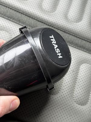 Car trashcan seal