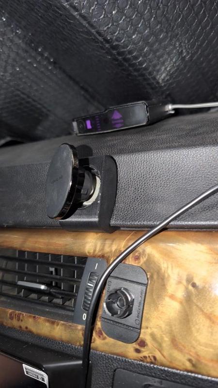 E91 (e9x) single hump dash phone mount