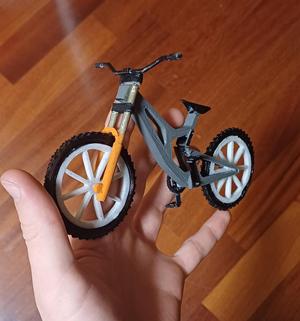 finger santacruz v10