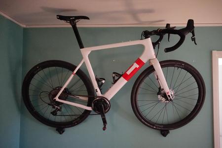 Gravel or race bike wall mount