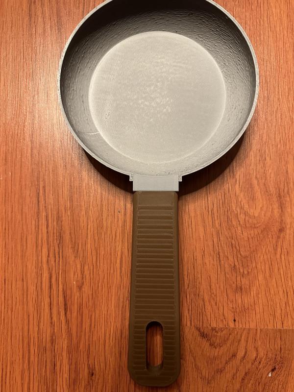 Toy frying pan