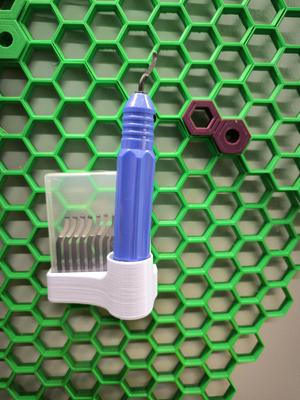 Deburring tool for honeycomb