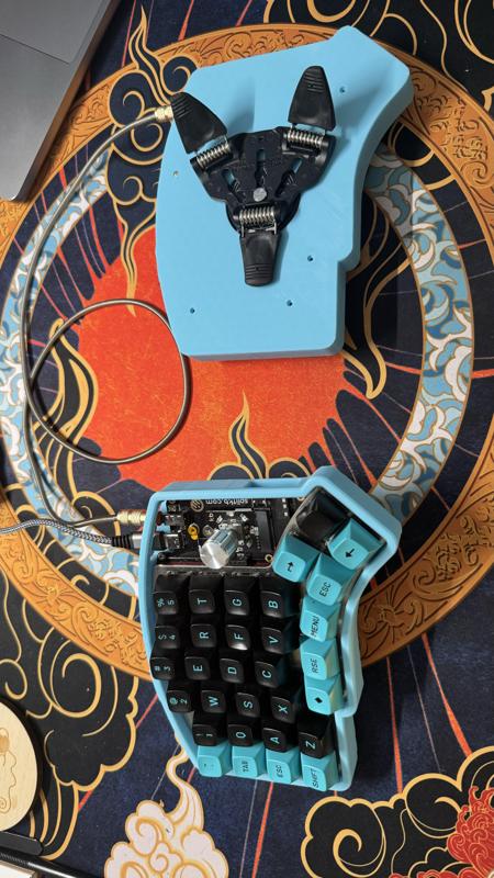 Elora keyboard case with puck holes